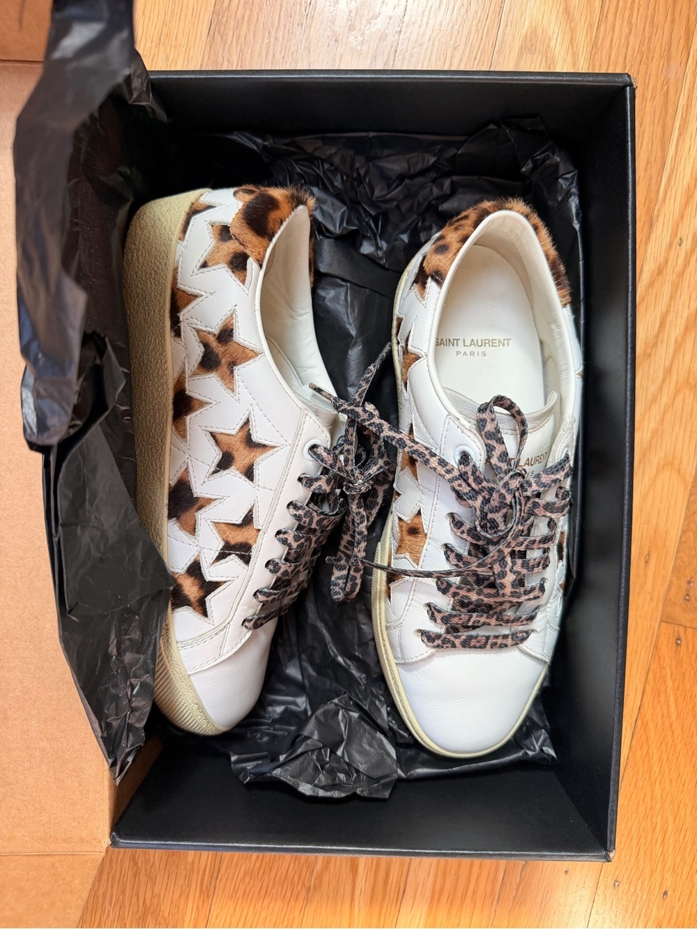 Saint Laurent White Leather Low-Top Sneakers with Leopard Star Detail - Picture 5 of 9